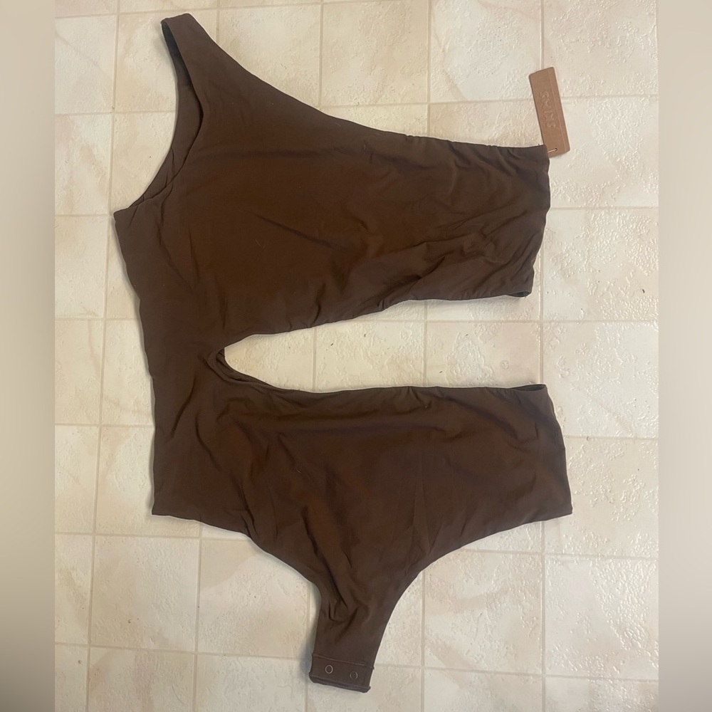 NWT SKIMS 4x fits everybody bodysuit / bathing suit
